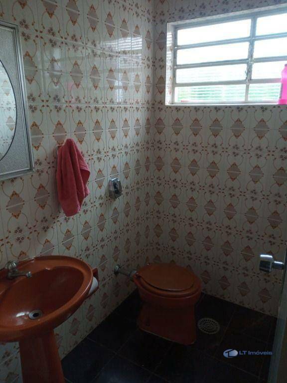 Casa para alugar com 3 quartos, 130m² - Foto 4