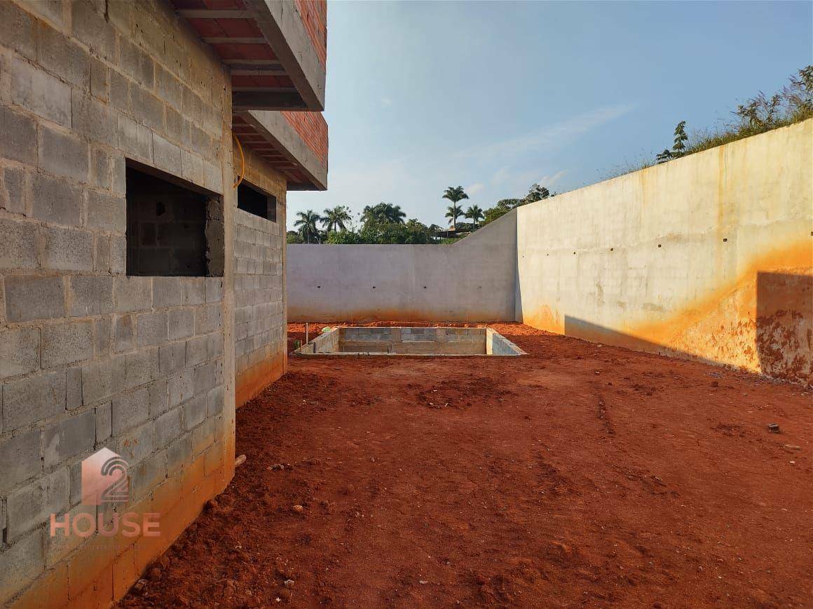 Casa de Condomínio à venda com 3 quartos, 360m² - Foto 2