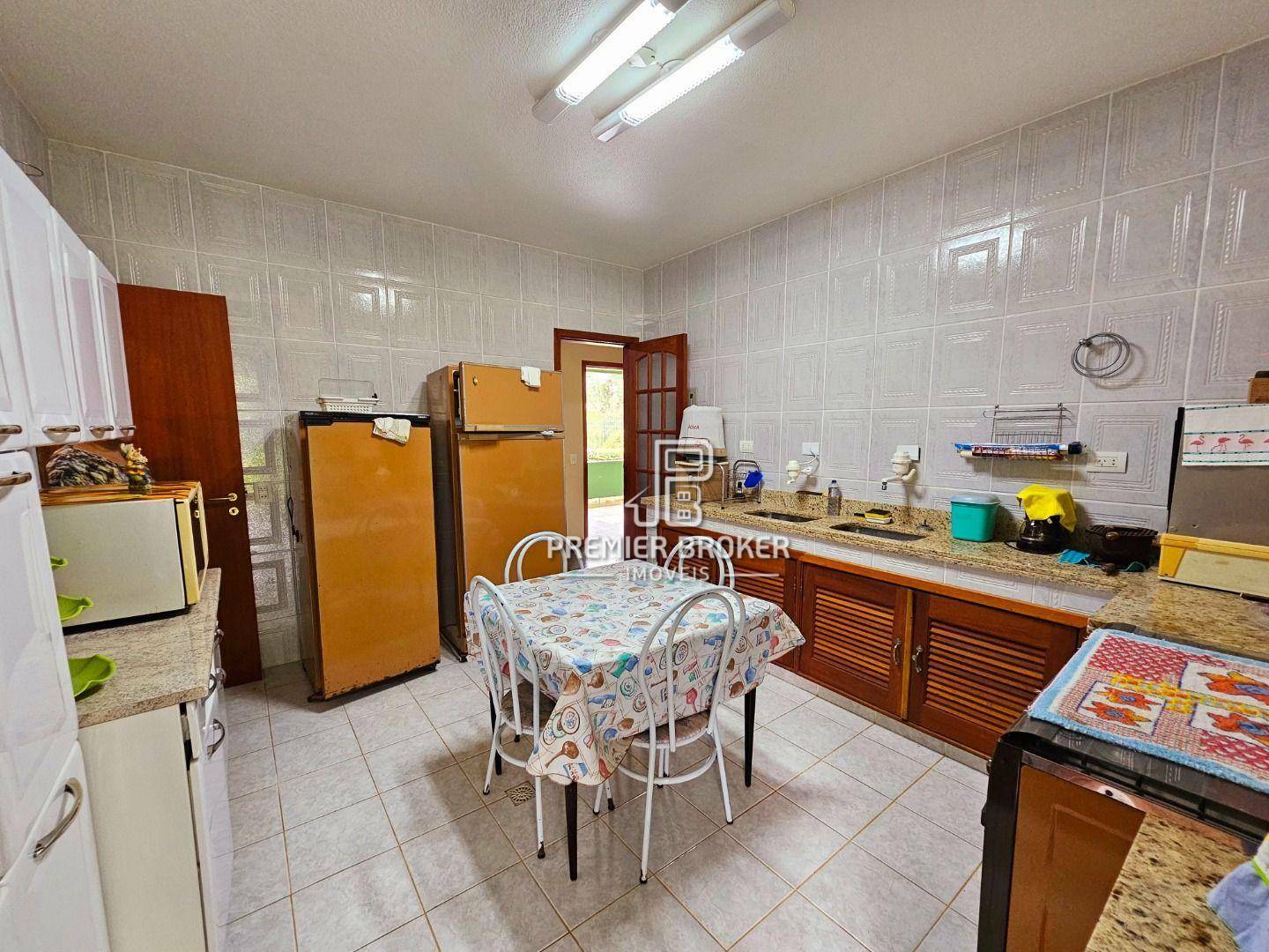 Casa à venda com 4 quartos, 350m² - Foto 18