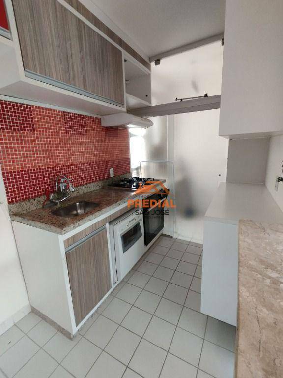 Apartamento à venda com 3 quartos, 67m² - Foto 2