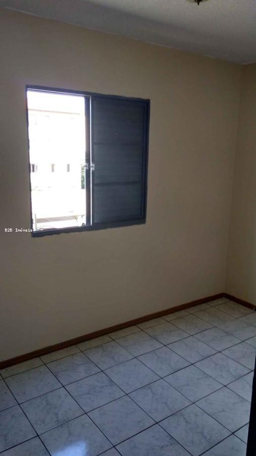 Apartamento à venda com 2 quartos, 75m² - Foto 3