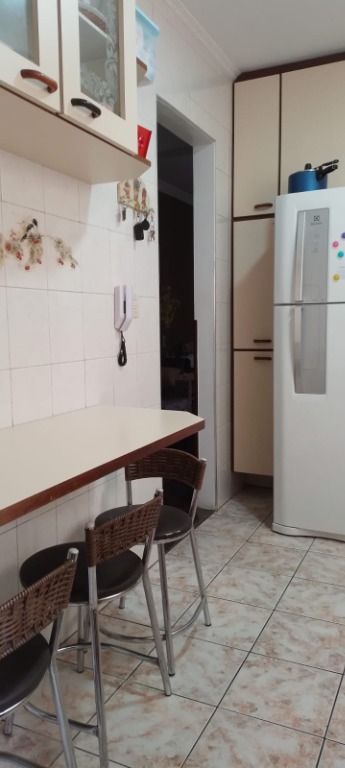 Apartamento à venda com 2 quartos, 60m² - Foto 4