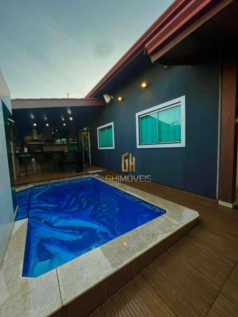 Casa, 3 quartos, 217 m² - Foto 1