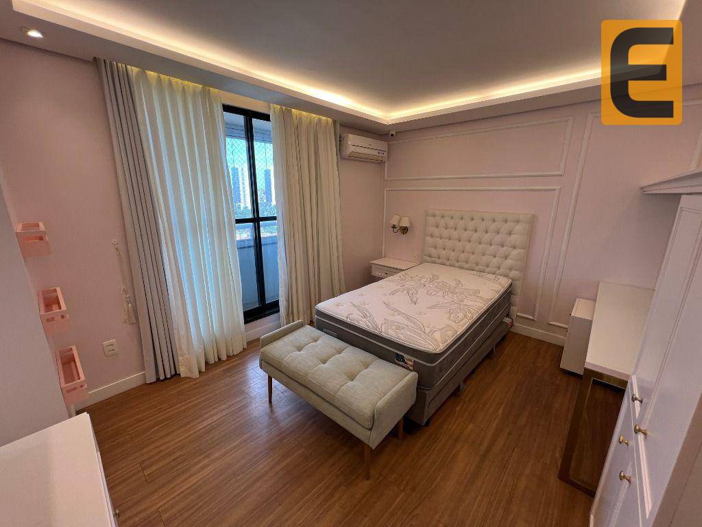 Apartamento à venda com 3 quartos, 221m² - Foto 12