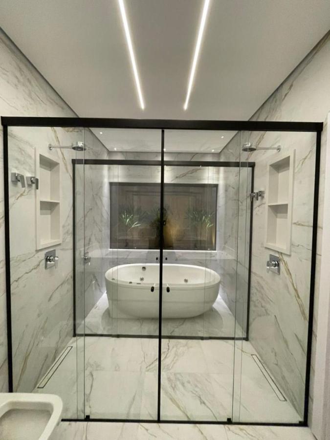 Casa à venda com 3 quartos, 223m² - Foto 18