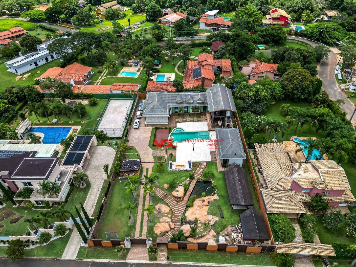 Chácara à venda com 6 quartos, 700m² - Foto 2