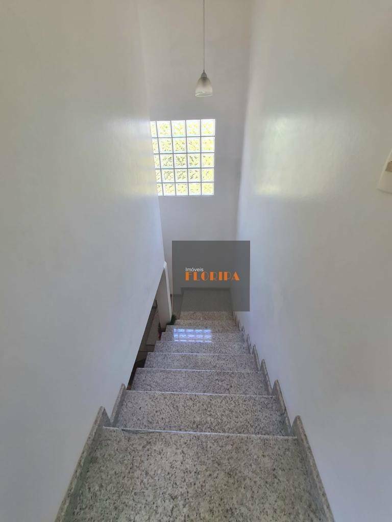 Casa à venda com 4 quartos, 129m² - Foto 18