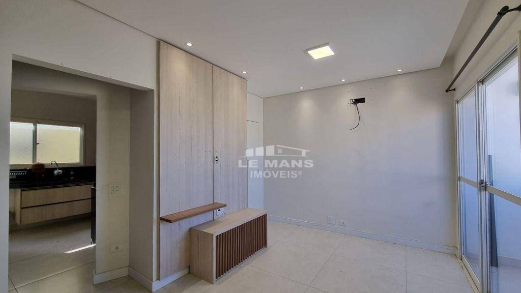 Apartamento à venda com 3 quartos, 75m² - Foto 2