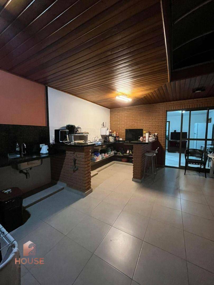 Apartamento à venda com 4 quartos, 150m² - Foto 8