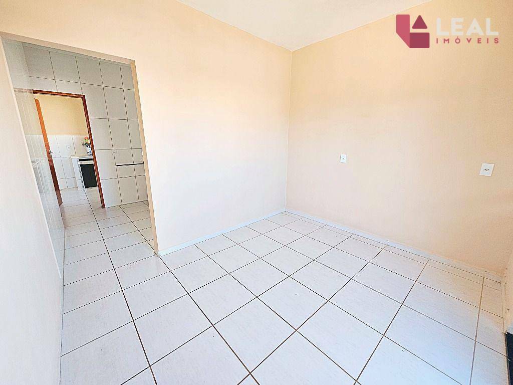 Apartamento para alugar com 2 quartos, 50m² - Foto 3