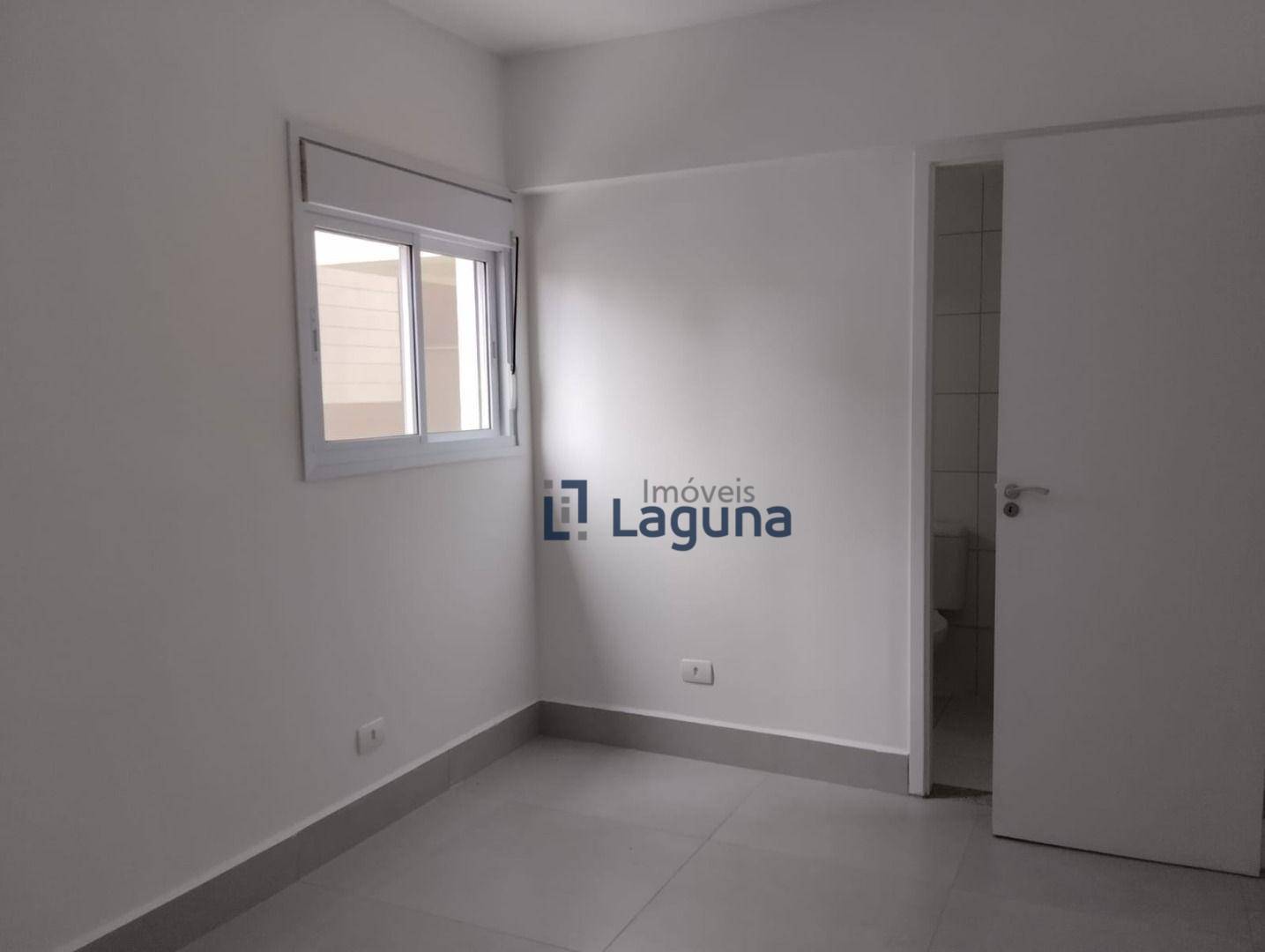 Apartamento para alugar com 2 quartos, 69m² - Foto 12