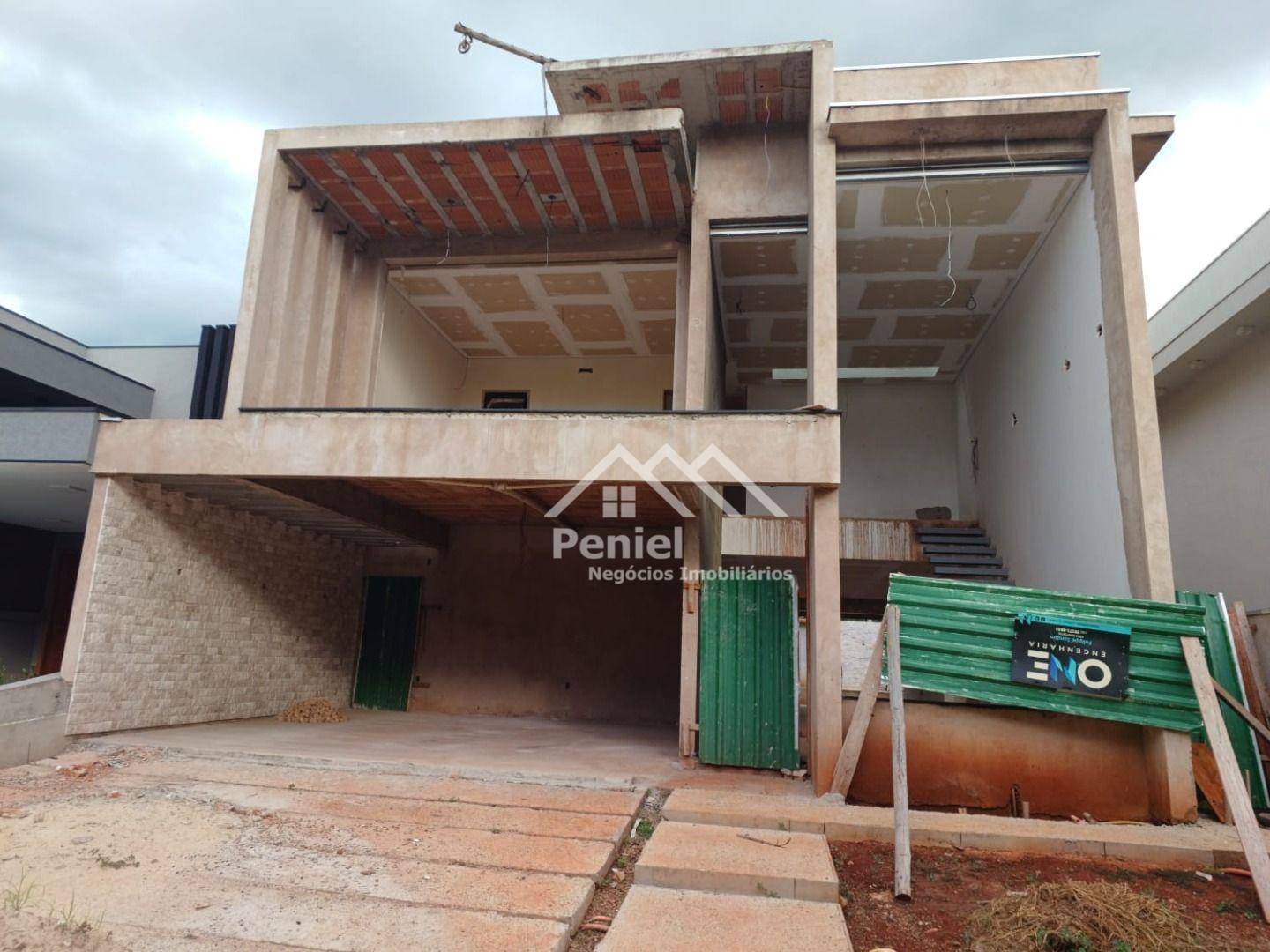 Sobrado à venda com 3 quartos, 360m² - Foto 1