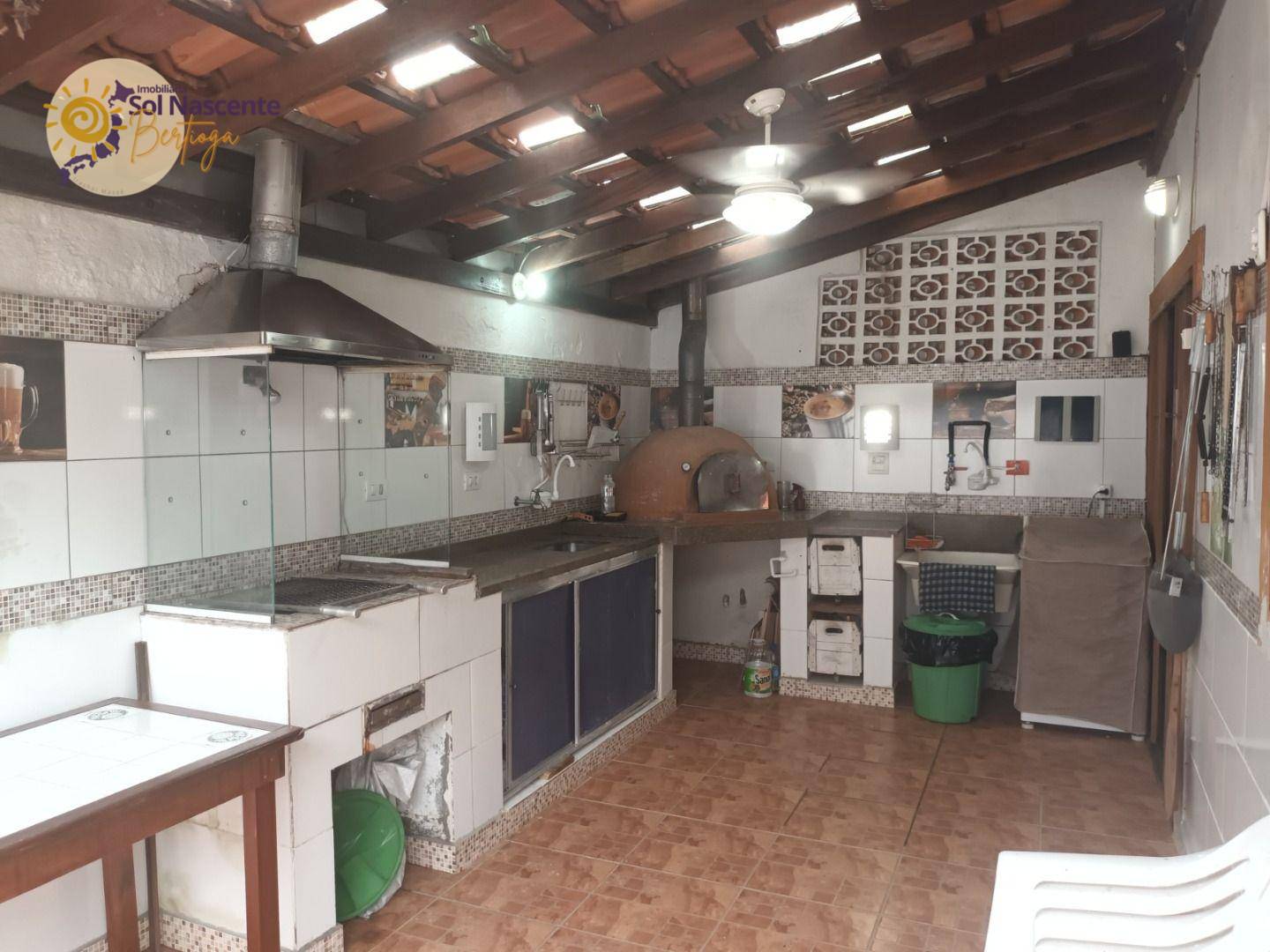Casa para alugar com 2 quartos, 85m² - Foto 11