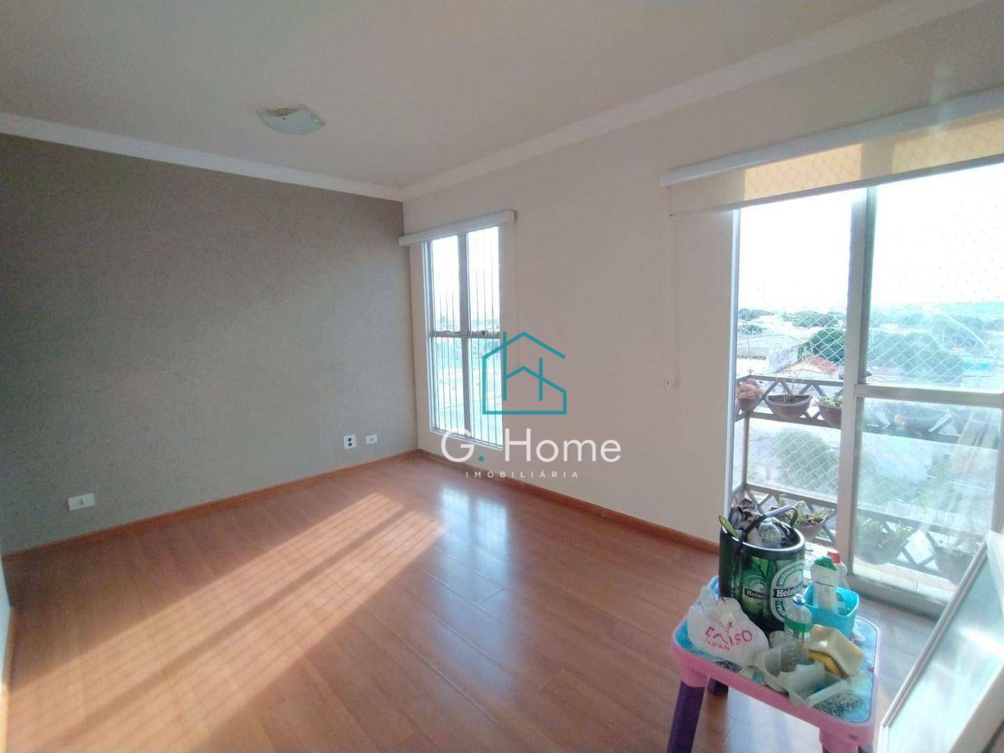 Apartamento à venda com 3 quartos, 77m² - Foto 2