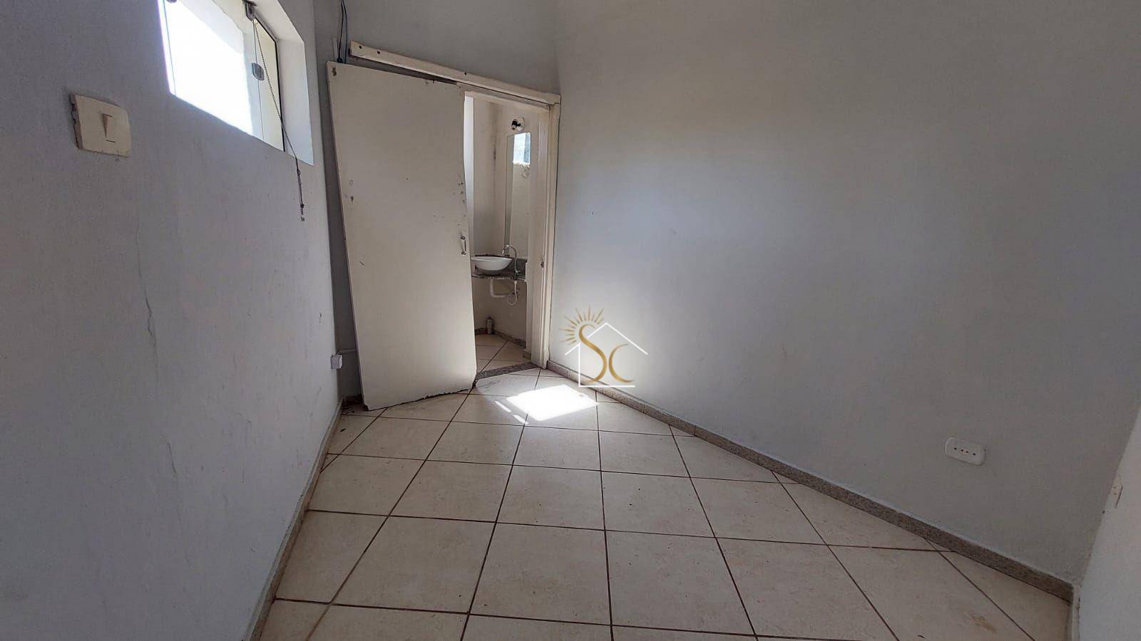 Casa para alugar com 2 quartos, 130m² - Foto 13