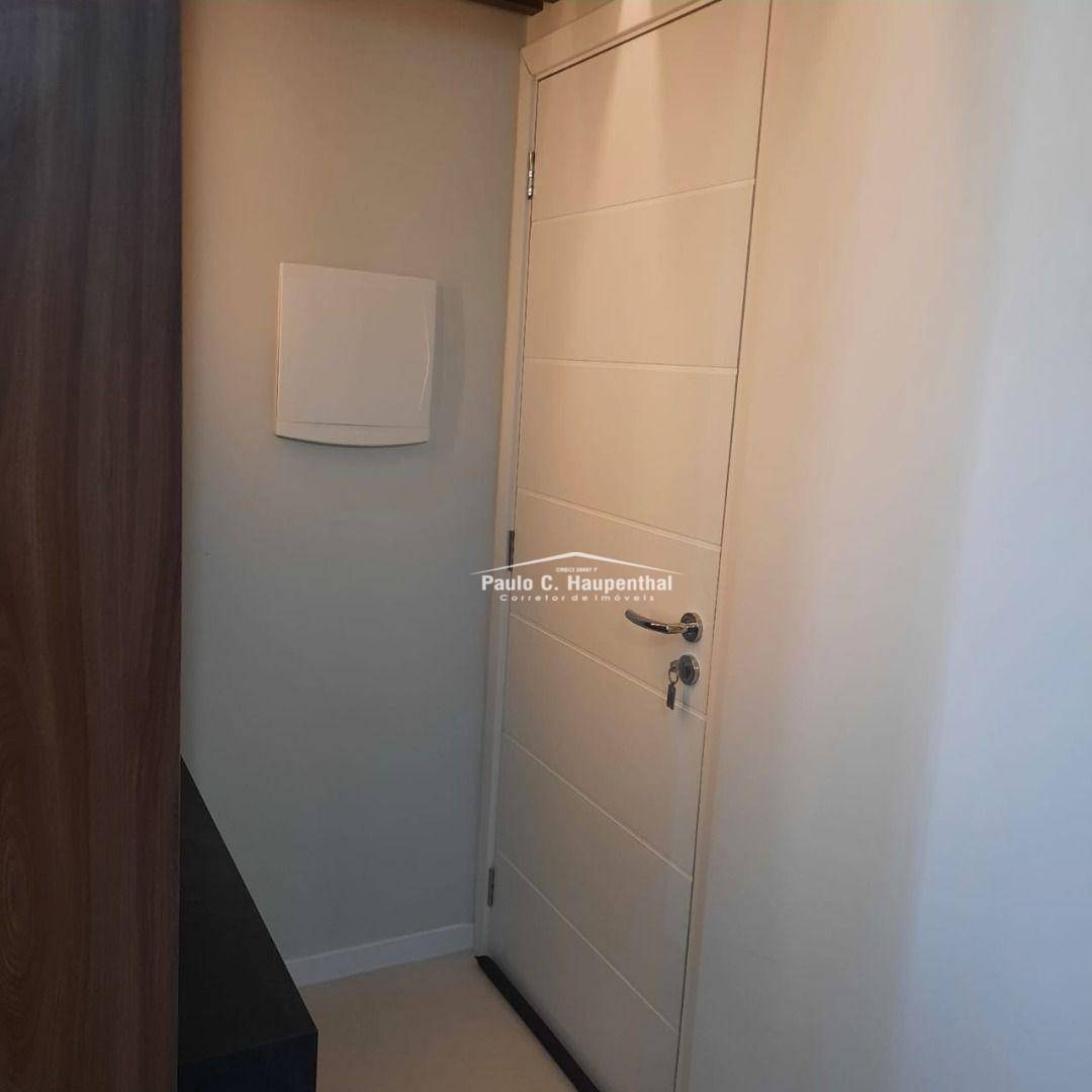 Apartamento à venda com 3 quartos, 134m² - Foto 4