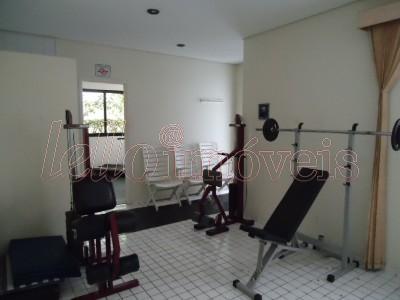 Apartamento para alugar com 2 quartos, 96m² - Foto 16