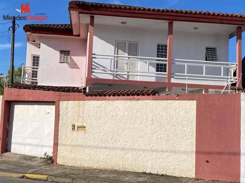 Casa para alugar com 3 quartos, 163m² - Foto 1