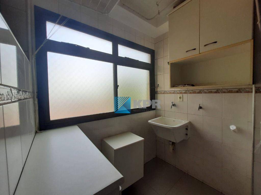 Apartamento para alugar com 3 quartos, 82m² - Foto 12