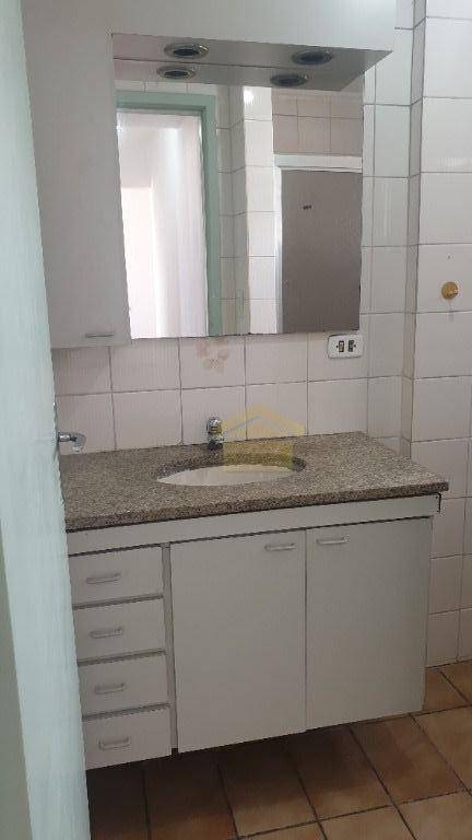 Apartamento à venda com 2 quartos, 60m² - Foto 13