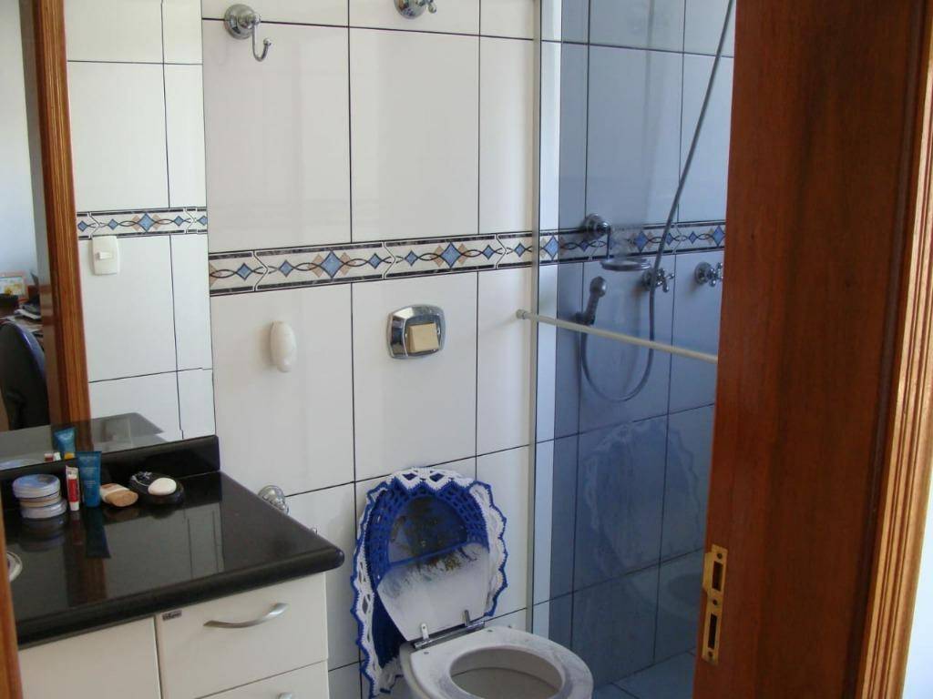 Sobrado à venda com 3 quartos, 233m² - Foto 2