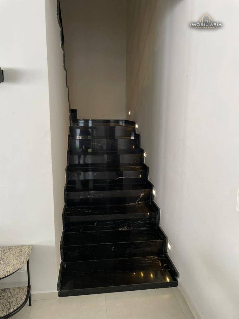 Sobrado à venda com 3 quartos, 310m² - Foto 21