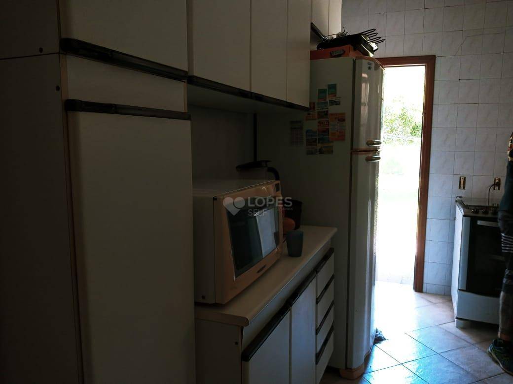 Casa à venda com 3 quartos, 200m² - Foto 8