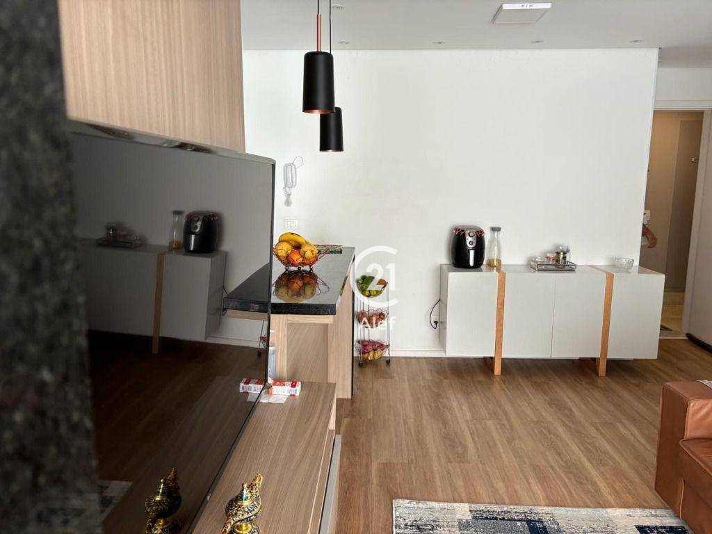 Apartamento à venda com 2 quartos, 62m² - Foto 4