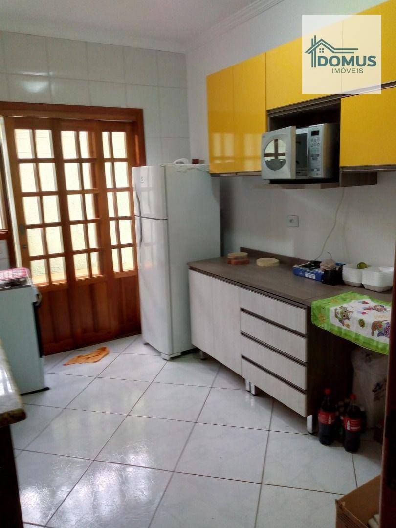 Casa à venda com 4 quartos, 200m² - Foto 6