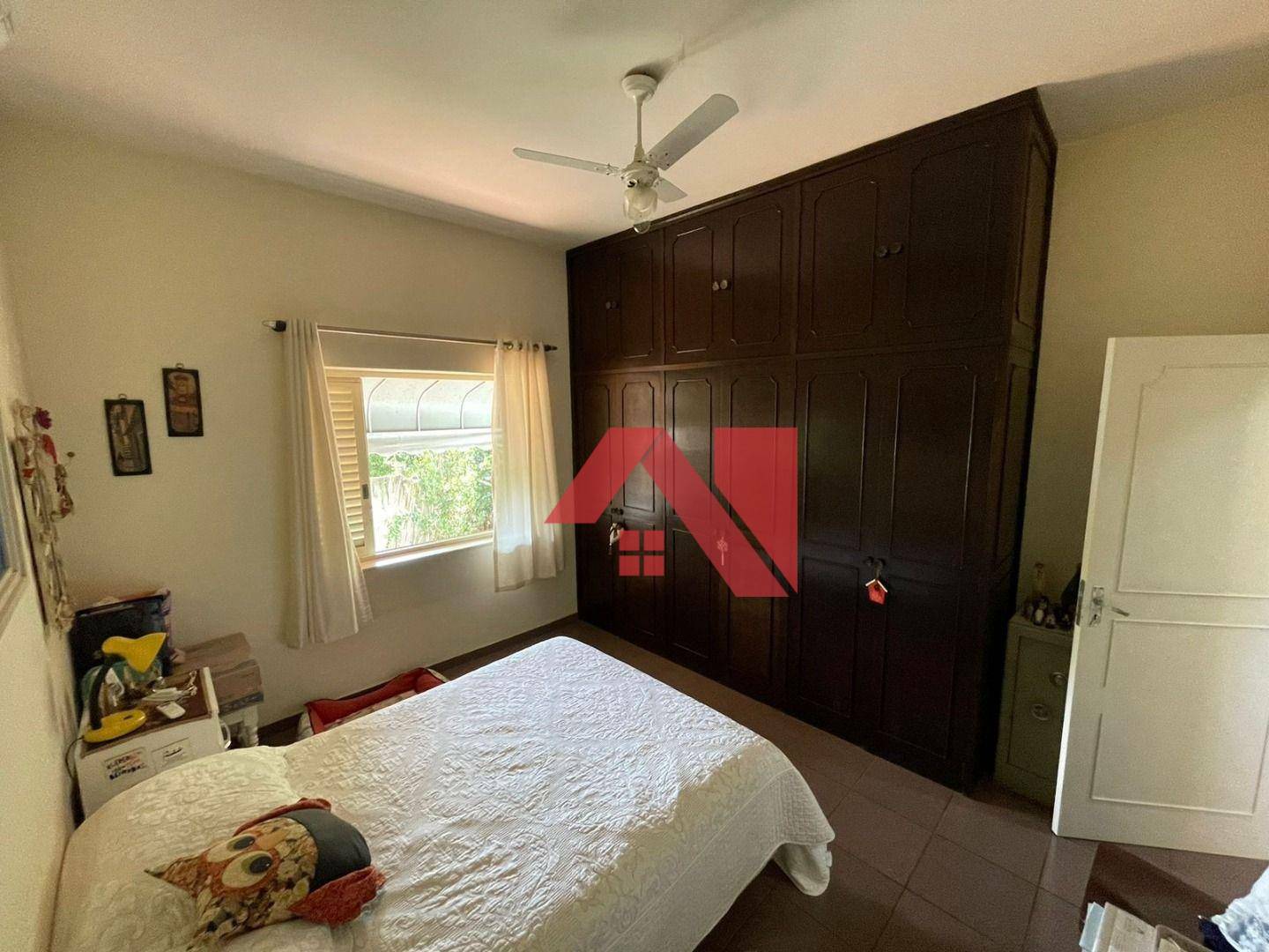 Casa à venda com 4 quartos, 250m² - Foto 7