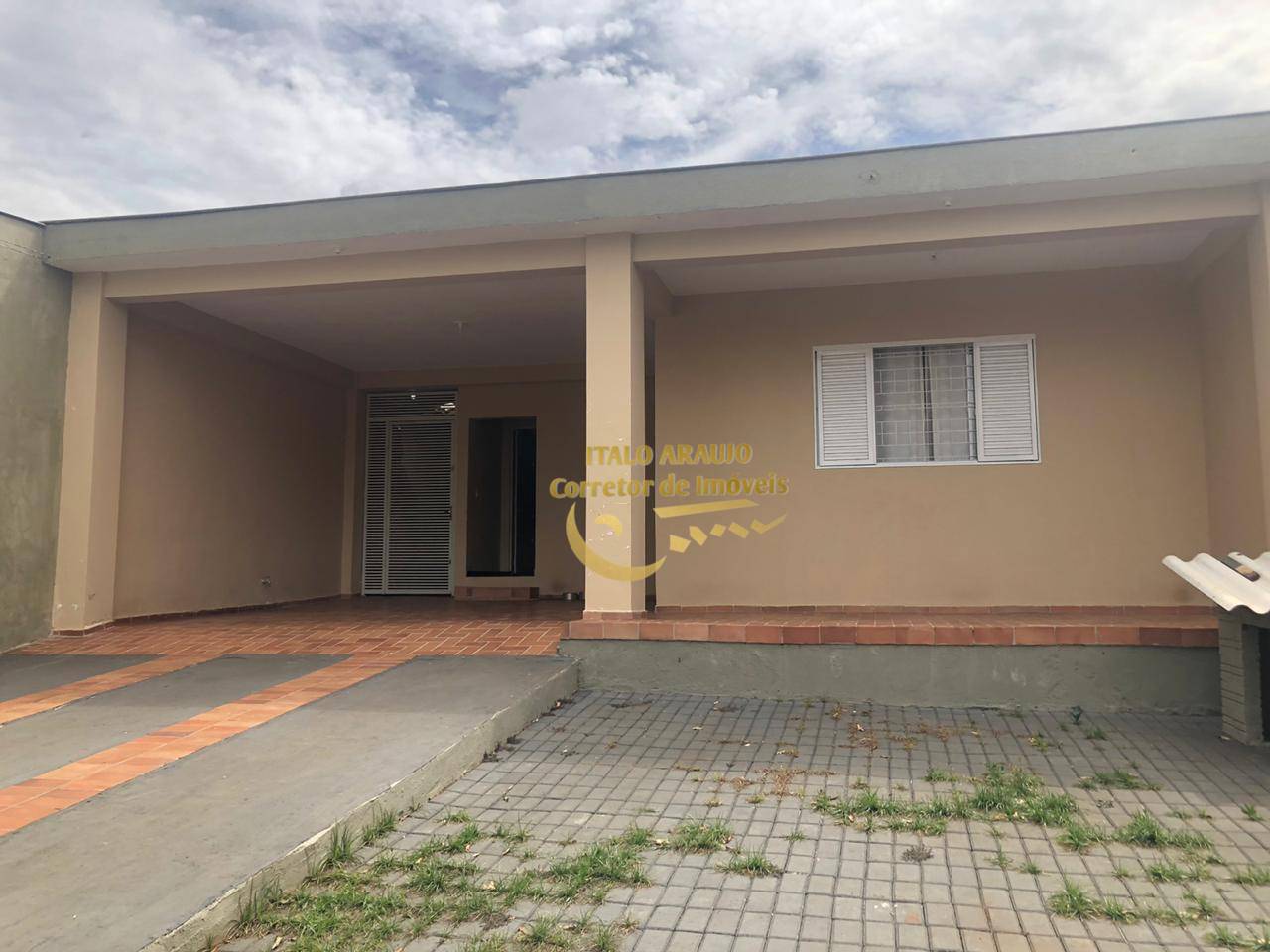 Casa à venda com 2 quartos, 191m² - Foto 1