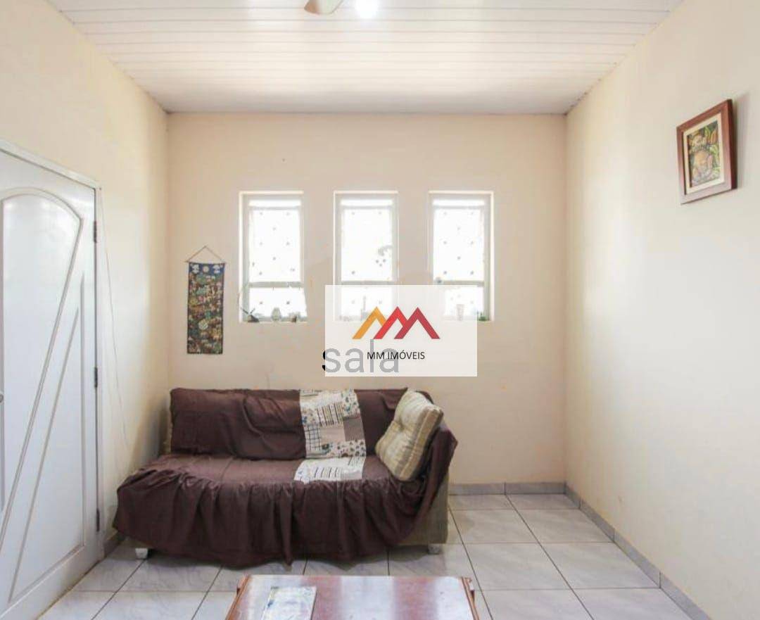 Casa à venda com 3 quartos, 190m² - Foto 1