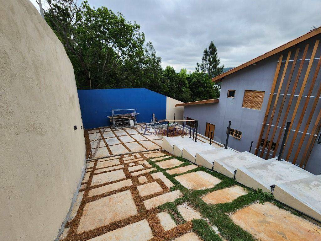 Casa de Condomínio à venda com 4 quartos, 300m² - Foto 5