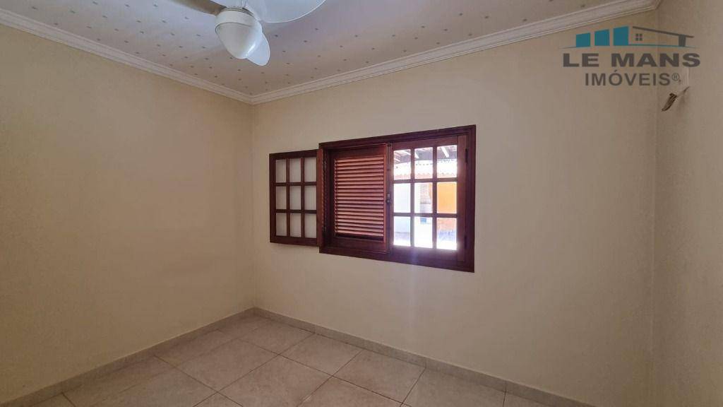 Casa à venda com 3 quartos, 220m² - Foto 29