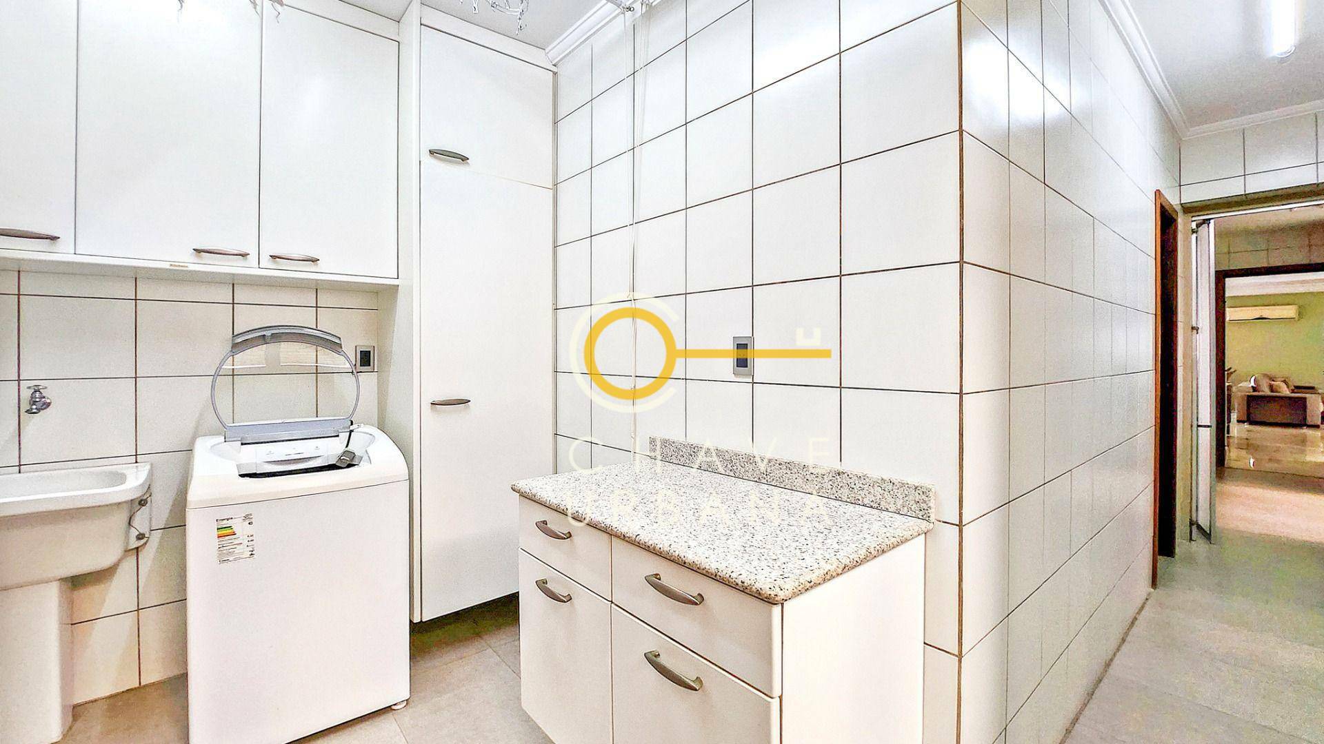 Apartamento à venda com 3 quartos, 222m² - Foto 30