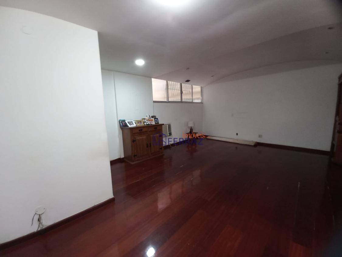 Apartamento à venda com 3 quartos, 136m² - Foto 4