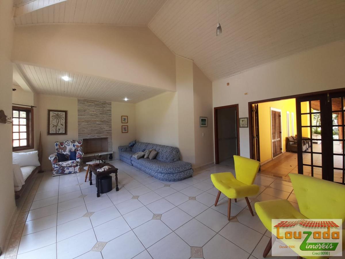 Casa à venda com 4 quartos, 1000m² - Foto 2