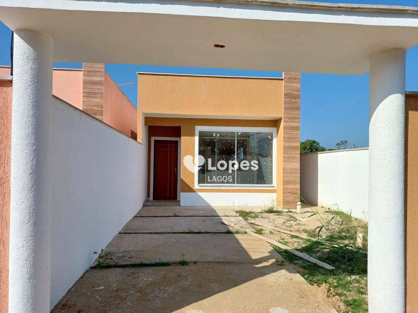 Casa à venda com 2 quartos, 100m² - Foto 1