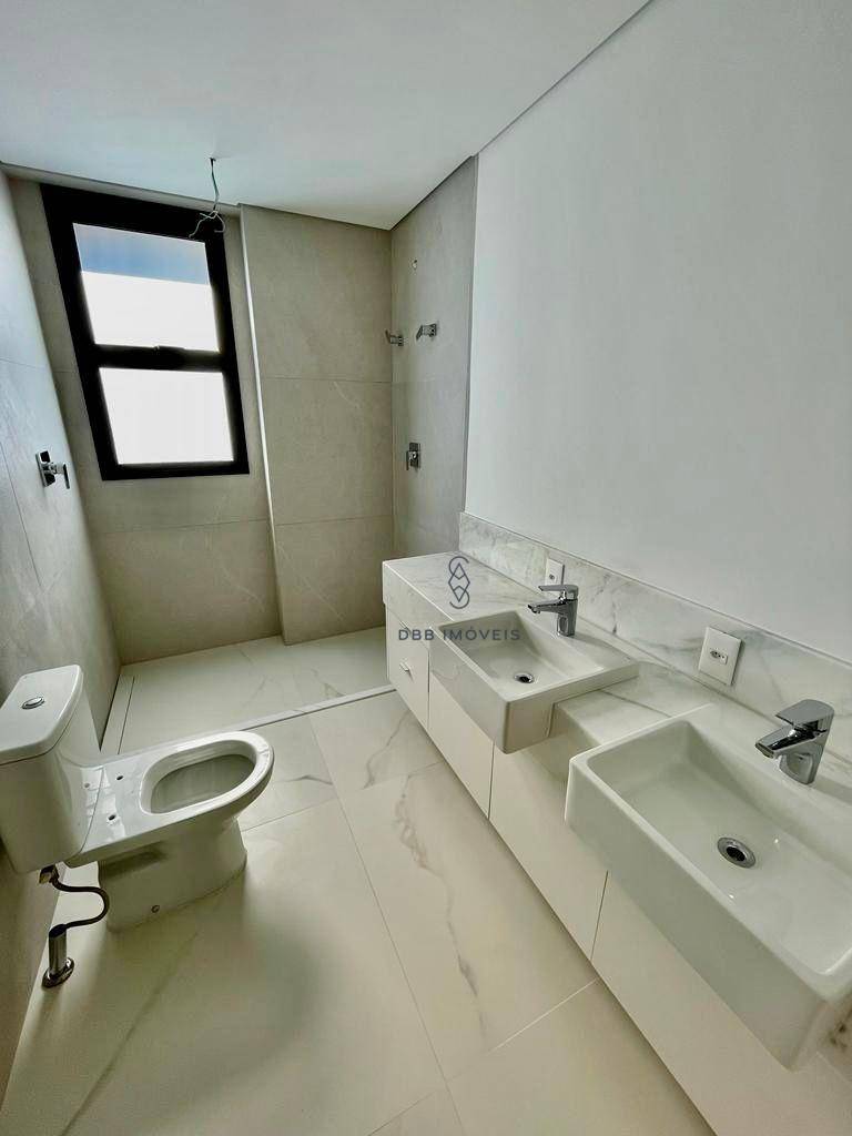 Apartamento à venda com 4 quartos, 190m² - Foto 18