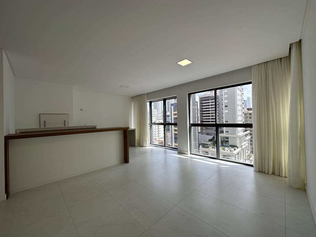 Apartamento à venda com 4 quartos, 165m² - Foto 3