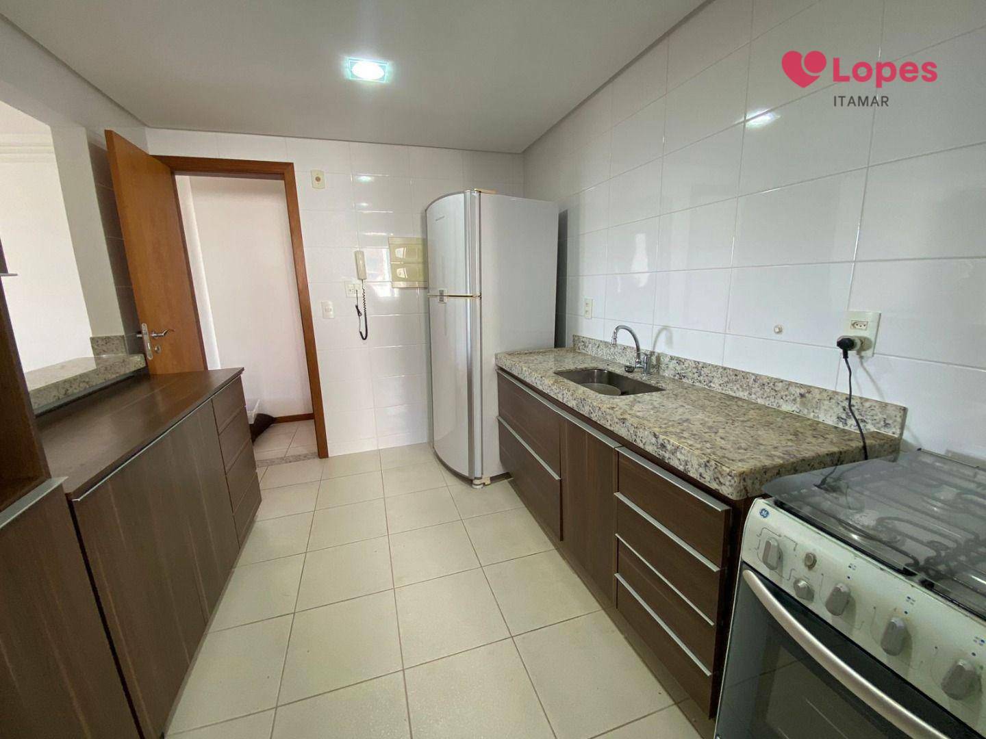 Apartamento à venda com 4 quartos, 195m² - Foto 17