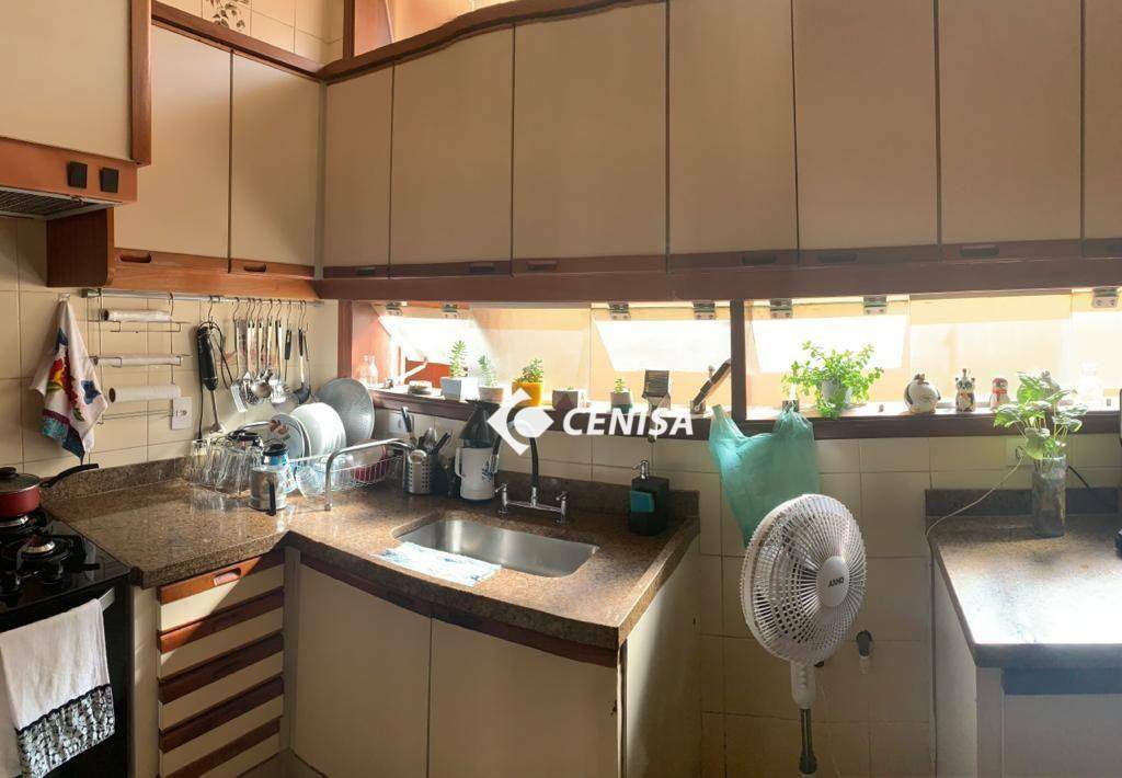 Casa à venda com 3 quartos, 200m² - Foto 22