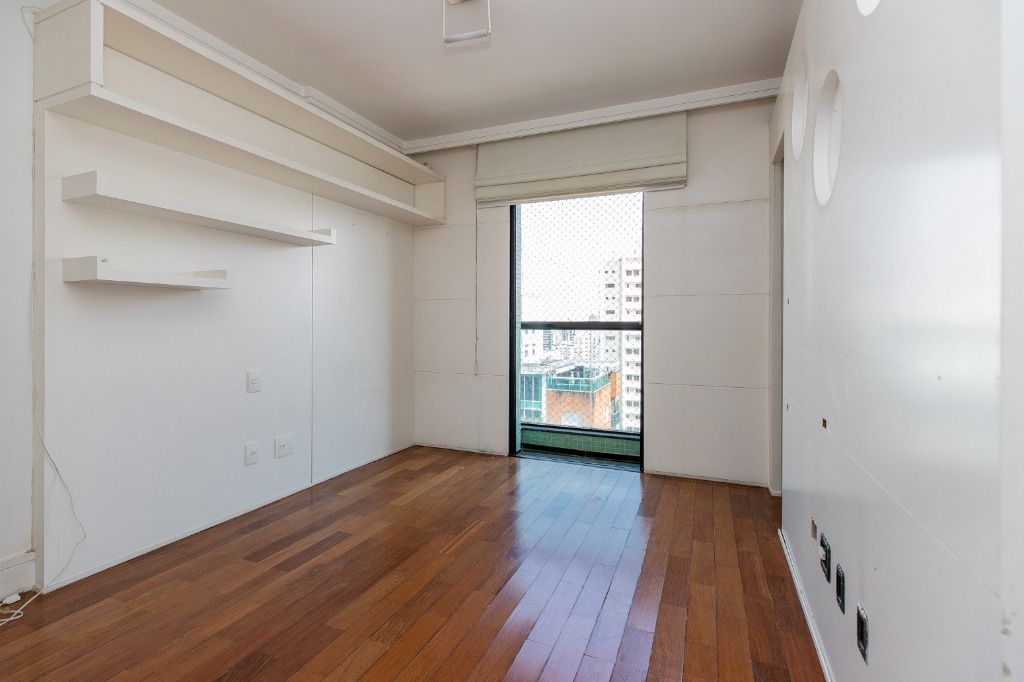 Apartamento à venda com 4 quartos, 255m² - Foto 37