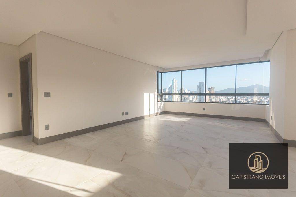 Apartamento à venda com 3 quartos, 130m² - Foto 3