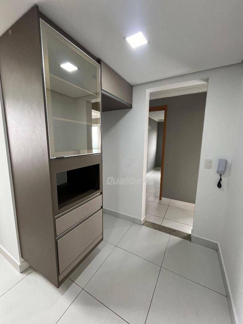 Apartamento para alugar com 3 quartos, 76m² - Foto 6