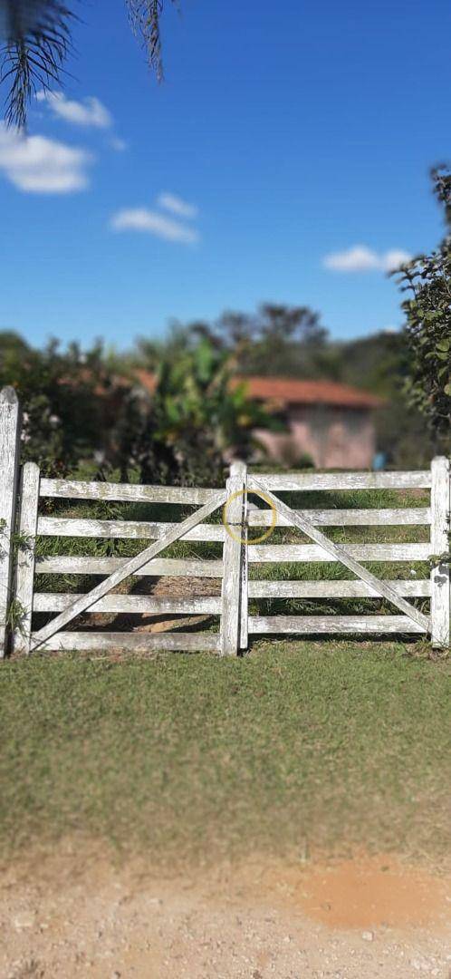 Chácara à venda com 2 quartos, 120m² - Foto 1