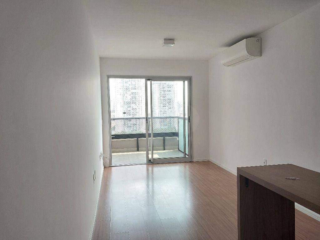 Apartamento para alugar com 2 quartos, 62m² - Foto 9