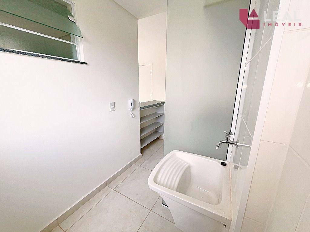 Apartamento para alugar com 2 quartos, 60m² - Foto 7