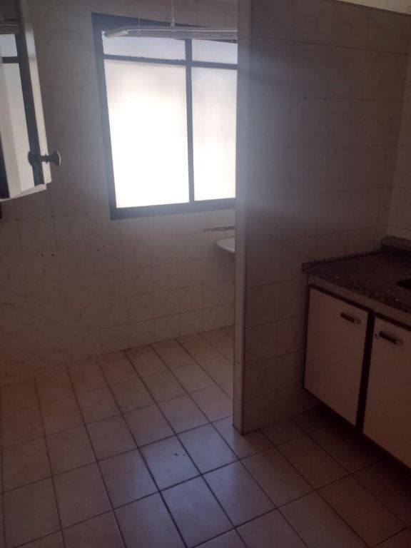 Apartamento à venda com 2 quartos, 65m² - Foto 4