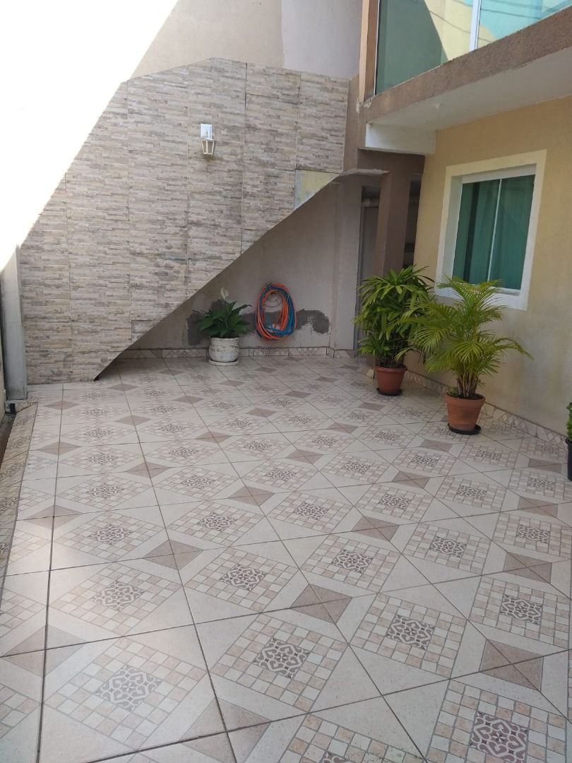 Casa à venda com 3 quartos, 100m² - Foto 2